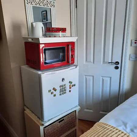 Centre With Shared Bathroom * Cork