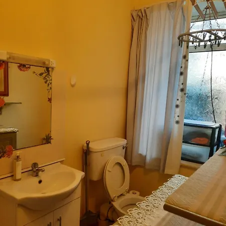 Centre With Shared Bathroom