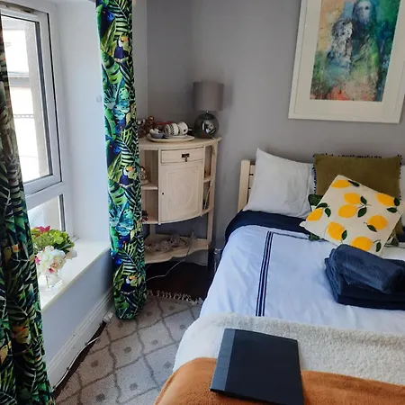 Gæstehus Centre With Shared Bathroom *